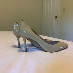 Coach Heels Womens 6 Nude patent leather Classic Slip On round toe pump shoe